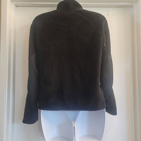 Patagonia super soft black jacket - Picture 7 of 9